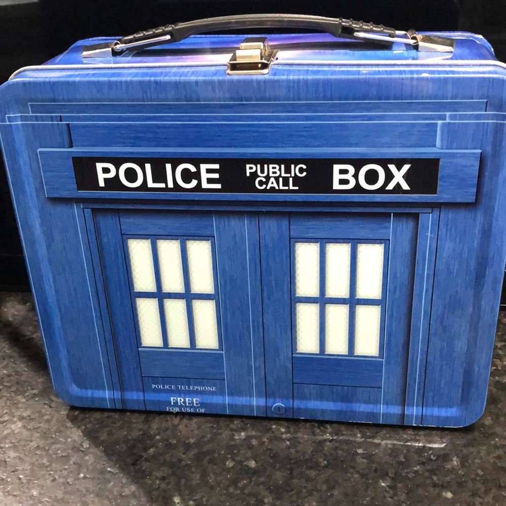 NEW Doctor Who TARDIS Metal Lunchbox